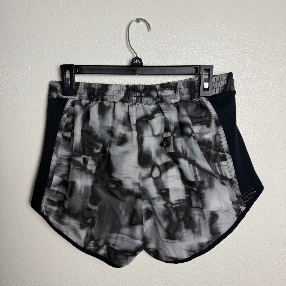 Under Armour Womens HeatGear Running Shorts Medium Black Grey Abstract - Picture 4 of 8